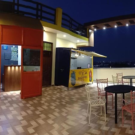 Hostel Hashtag Traveler'S Lakhnaú Exteriér fotografie