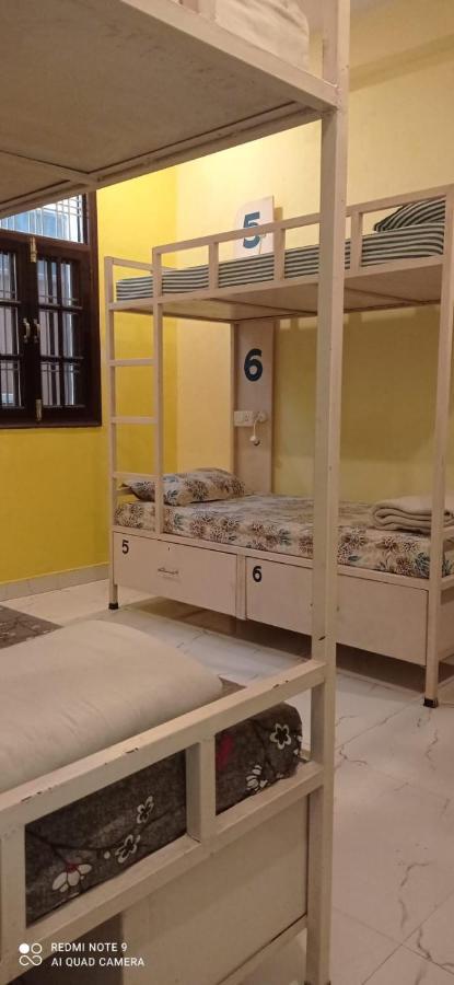 Hostel Hashtag Traveler'S Lakhnaú Exteriér fotografie