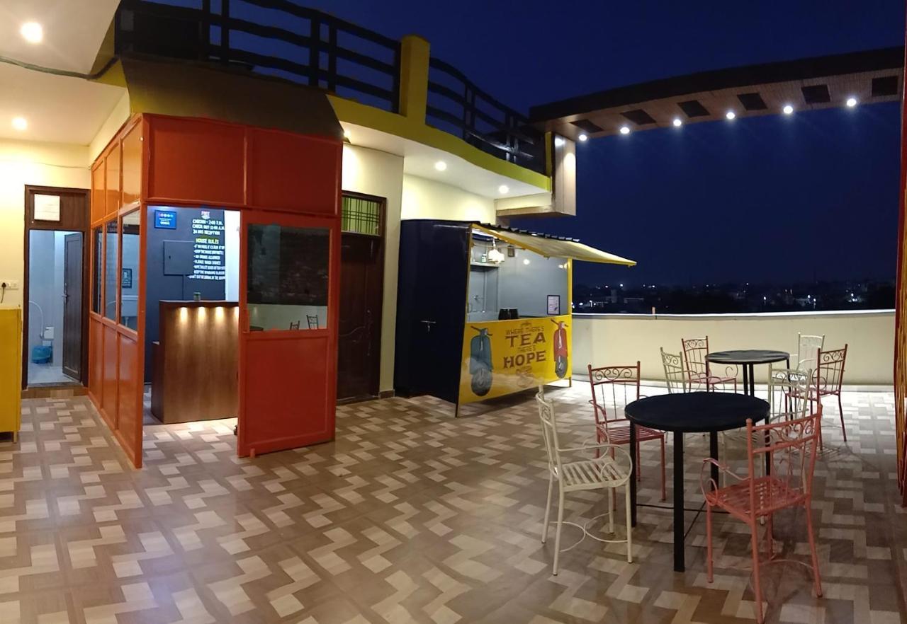 Hostel Hashtag Traveler'S Lakhnaú Exteriér fotografie